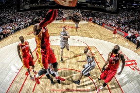 龙珠直播-英超绿色条纹球衣曾被哪些球队采用?历史回顾