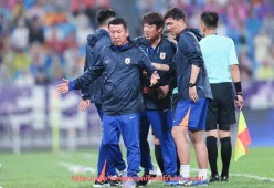 龙珠直播-2023年篮球联赛中新秀球员为何备受关注？（2021年篮球选秀）